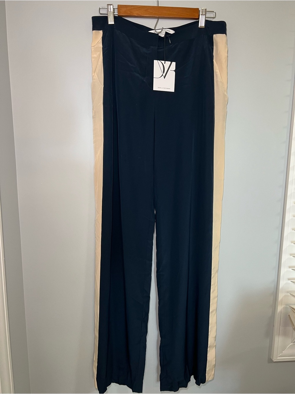 NWT Diane Von Furstenberg Silk Side Stripe Trousers Size 8